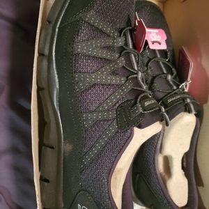 Brand new skechers shoes